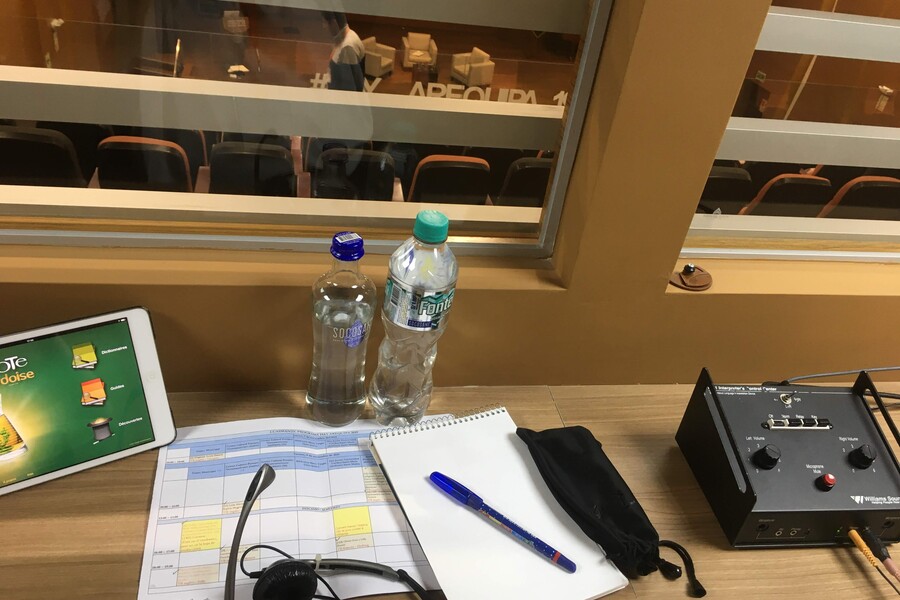 Hay Festival Arequipa, auditorio de la Universidad Cat�lica Santa Mar�a: interpretaci�n simult�nea (2019)